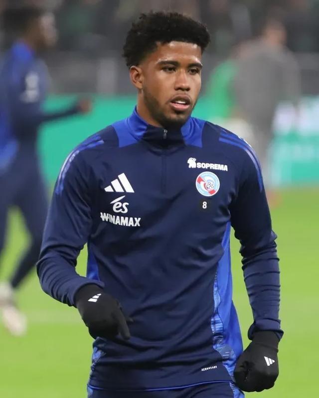 开云网页重磅！今晚纽卡斯尔调整名单以备国王杯穆雷新星出色防守表现惊艳，西汉姆围绕法甲官宣签约的简单介绍